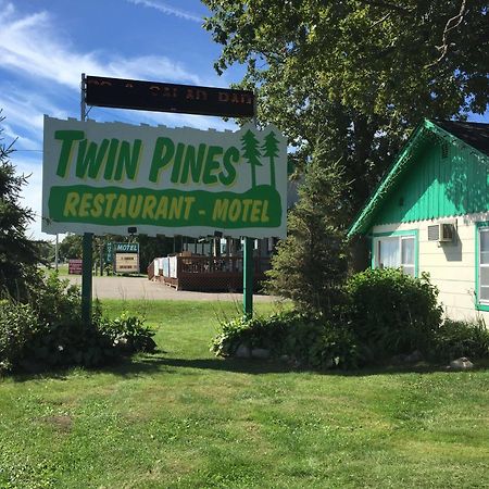 Twin Pines Resort Garrison Екстер'єр фото