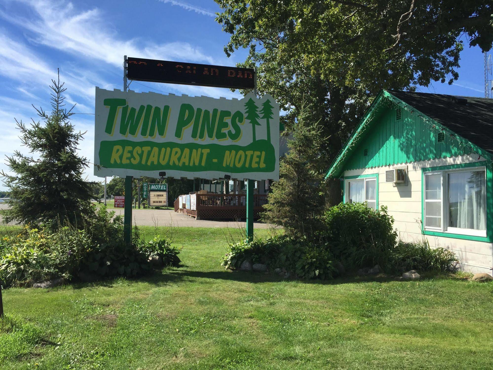 Twin Pines Resort Garrison Екстер'єр фото